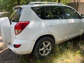 Toyota Rav4, 2,2 D 4x4 - najeto pouze 81 800 Km - 6