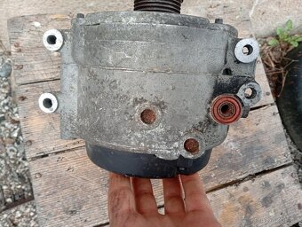 MERCEDES BENZ ALTERNÁTOR  A0001502550 VODOU CHLAZENÝ - 6