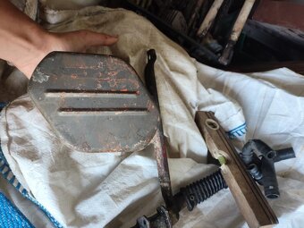 Prodám díly na Jawa pionýr,a na Jawa, ČZ - 6