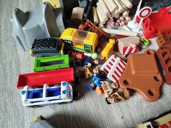 Sada dřevěných kolejí a vláčků a doplňků, zn. Playtive - 6