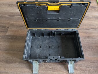 Dewalt tough kufry - 5 ks - IP 65 - 3 nové, 2 použité - 6