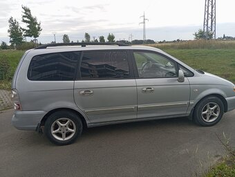 7 míst LPG Hyundai Trajet 2.0 i - 6