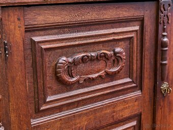 Neorenesanční komoda z masivního dubu cca 1800 - 6