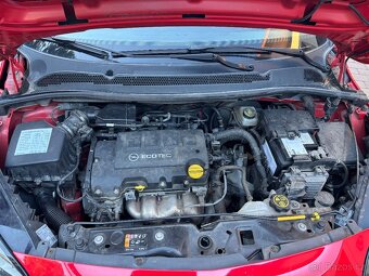 Opel Corsa E 1,4i r.v 12/2015 naj 43t automat - 6