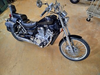 Suzuki VS 600GL Intruder - 6