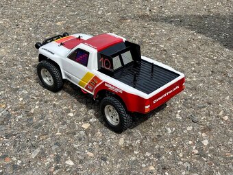 Tamiya TA02 Toyota Prerunner RTR - 6