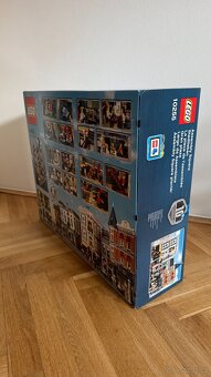 LEGO Creator Expert 10255 Shromáždění na náměstí - 6