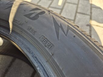 150. 2 kusy zimních pneumatik 215/55/17 - 6