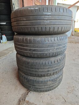 Prodám sadu disků 6,5Jx15H2 ET27 + letní pneu 205/65/R15 - 6