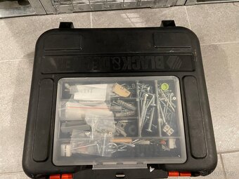 AKU vrtačka s příklepem Black & Decker 18V, 1,7Ah - 6
