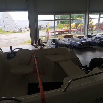 Laminátová loď 450 + motor NEPTUNE F5xs (10 koní) + přívěs - 6