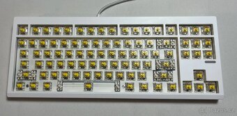 Mechanická TKL klávesnice – Gateron Yellow G Pro 3.0 - 6