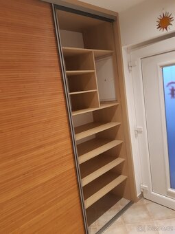 Šatní skříň 244 cm výška , šířka 274cm, hloubka 50cm - 6