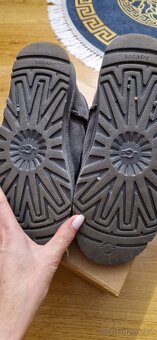 Ugg - 6