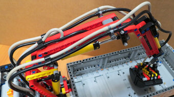 LEGO 42043 Mercedes-Benz Arocs 3245 - 6
