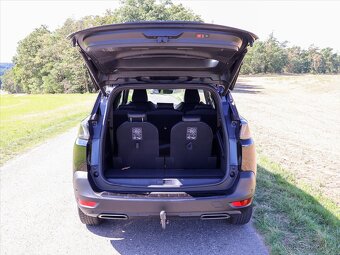 Peugeot 5008 1,5 HDI GT-line DPH 7-Míst (2022) - 6