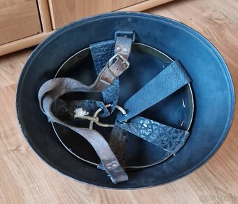 Hasičská helma,přilba s hřebenem a odznaky,čepice,sekerka - 6