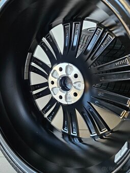 Orig. Škoda Superb III Zimní Conti 235/40/19 - 6