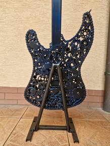 El.kytara model z kovu - 6