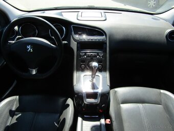 Peugeot 5008 1.6HDi , 84 kW nafta, 2012 - 6