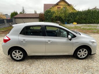 TOYOTA AURIS HYBRID LIFE 2011 NAJETO 86TKM - 6