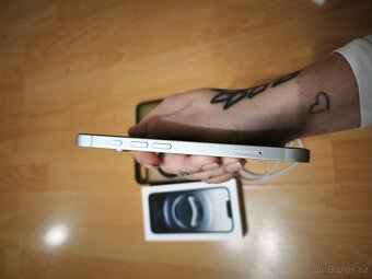 PRODÁM | APPLE IPHONE 16e 128 GB – STAV NOVÉHO + ZÁRUKA - 6