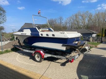 Motorový člun s motorem Volvo Penta - 6