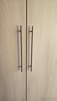 Prodám šatní skříň v200cm x š80cm x h64cm - 6