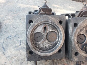 RS 09 čtyřválec hlavy válce  písty - 6