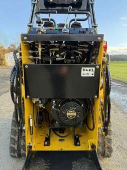 SMYKOVÝ NAKLADAČ LRT360 - 6