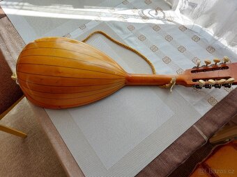 Stará kytara a mandolína - 6