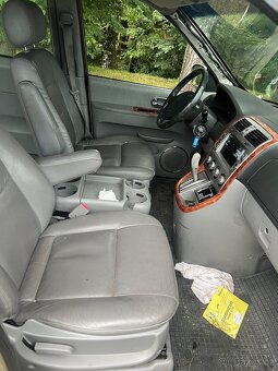 Kia Carnival - 6