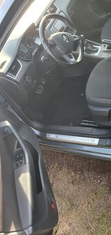 Škoda Octavia Scout 2.0 TDI 135KW DSG - 6