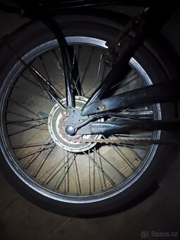 Prodám LiOn baterii+nabíječku - 6