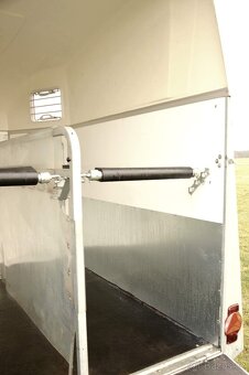 Přepravník pro 2 koně Humbaur Balios Aero - 6