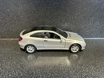Mercedes Benz C-Class Sportcoupe CL203 1:18 - 6
