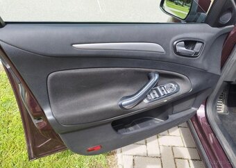 Ford Mondeo 1,8 TDCI nafta manuál 92 kw - 6
