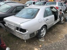 MB E 2,3i W210 rok 1998, 110kW sedan - díly - 6