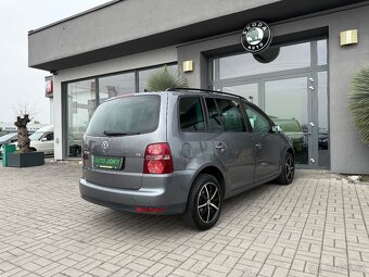 Volkswagen Touran 1,4 TSI 103kW DSG TREND TOP STAV - 6