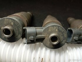 PEUGEOT, CITROEN 1,6HDI 8 VENTIL VSTŘIKY 0445110340 - 6