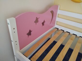 Dvě dětské postele 160 x 80 cm + další nábytek - 6