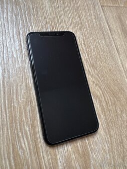 Apple iPhone Xs 256GB Černý - 6