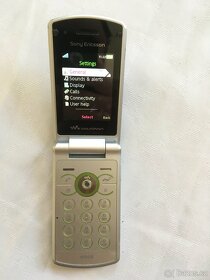 Sony Ericsson W508 s krabicí a s doplňky - 6