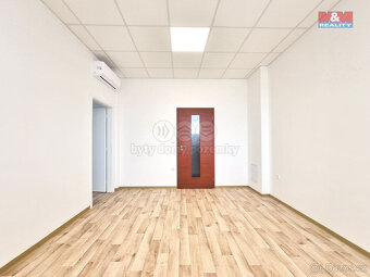 Pronájem kanceláře 36 m², Hodonín, ul. Velkomoravská - 6