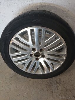 235/45  ZR17 R17 FORD NOKIAN 235/45/17  Letni 4mm - 6