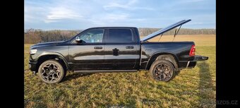 NOVÝ KRYT KORBY DODGE RAM LIMITED ČERNÁ PERLEŤ - 6