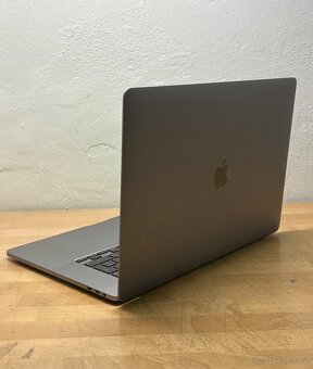 MacBook Pro 16” 2019 CTO/16GB RAM/i7/512GB SSD/ Záruka - 6