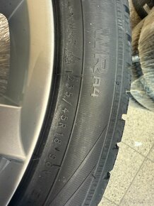 ŠKODA SUPERB III - Nová zimní sada kompletních kol 18" - 6