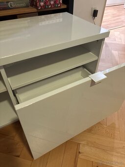 TV stolek Byås - 6