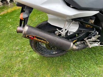 Yamaha YZF-R1 rok 2002 - 6